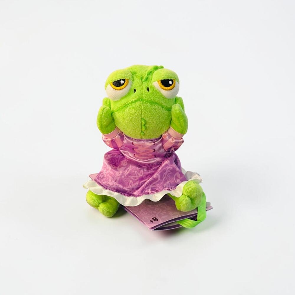 Disney Store Hong Kong Tangled Pascal Shoulder Plush Rapunzel Dress NWT